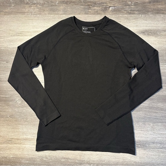 Figs Tops - Figs Black Long Sleeve Seamless Underscrub Top